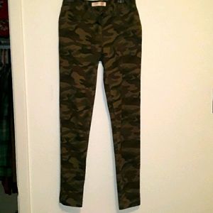 Camo skinny jeans